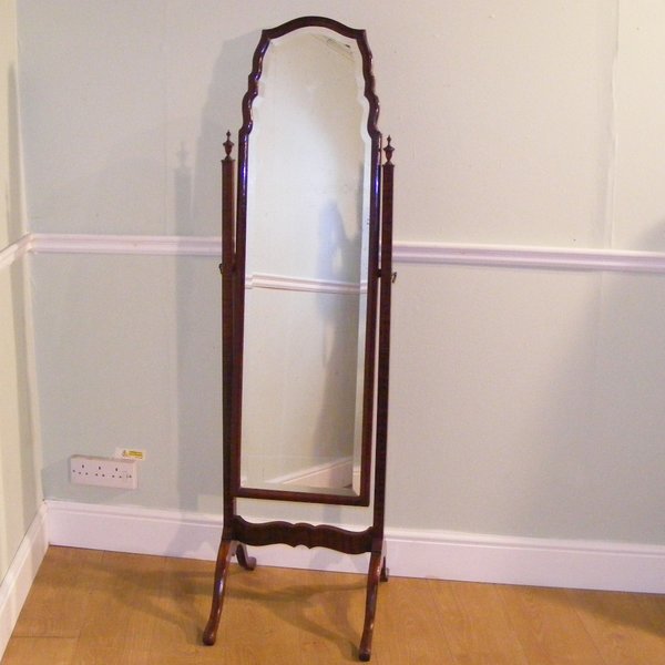 An Edwardian Mahogany Free Standing Cheval Mirror